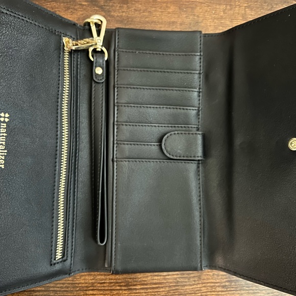 Naturalizer Wallet - Picture 3 of 4